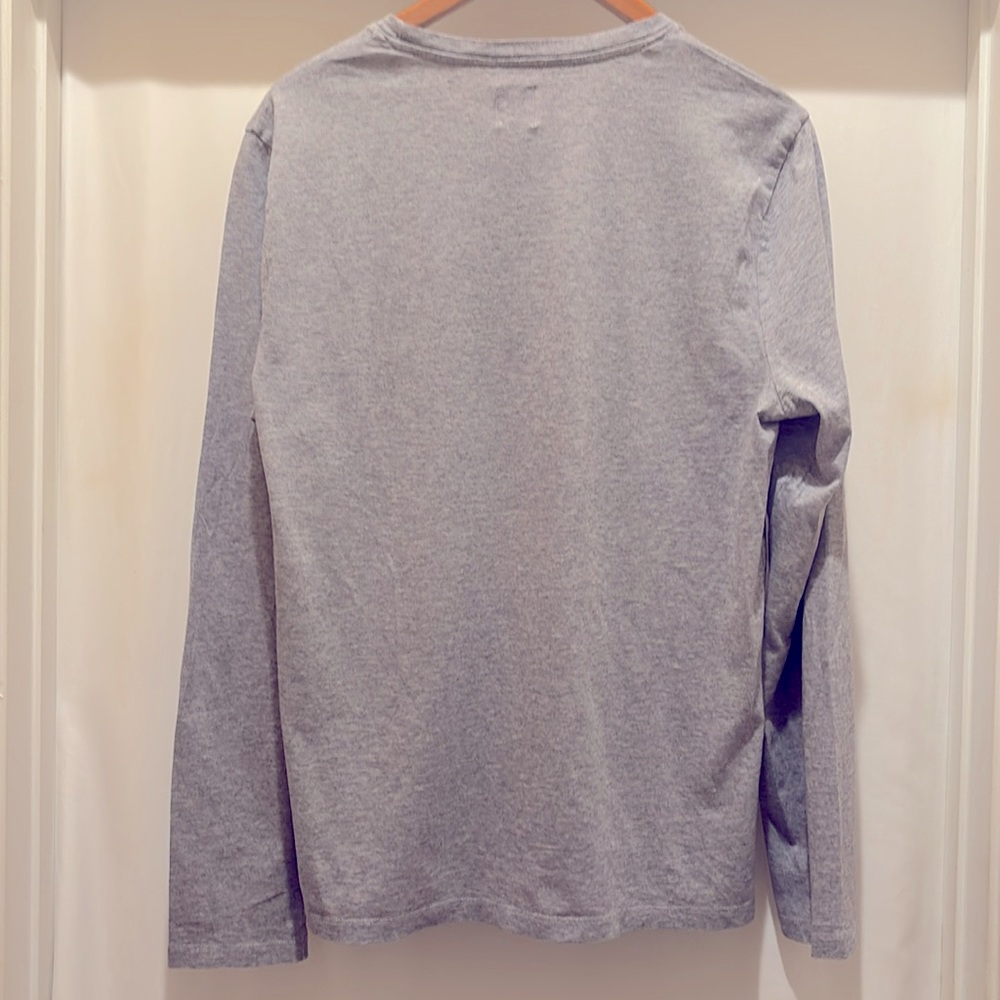 NWOT  ASOS Men’s Long Sleeve Tee Size Medium Light Gray. - Picture 5 of 9